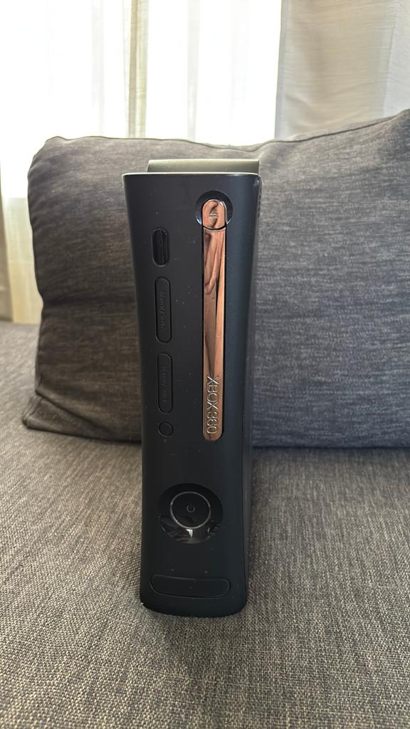 Xbox 360 zonder kabels of controller, Ophalen of Verzenden, Zo goed als nieuw, Zonder controller
