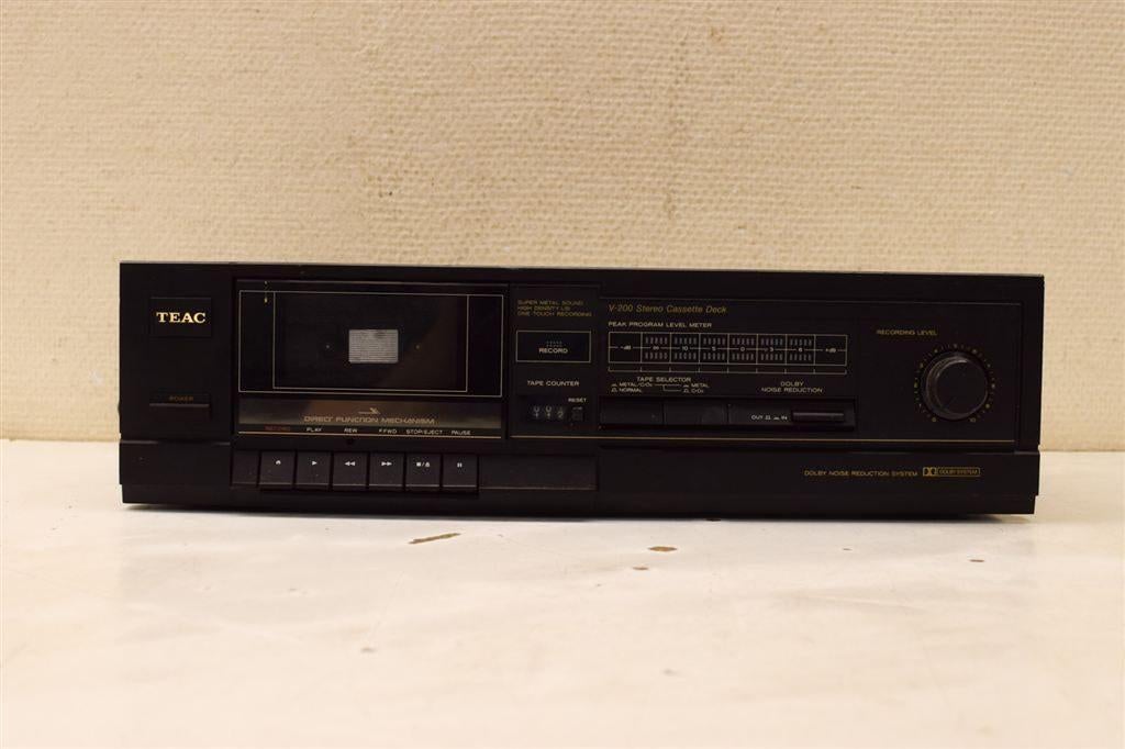 Teac v-200 stereo cassette deck 46745