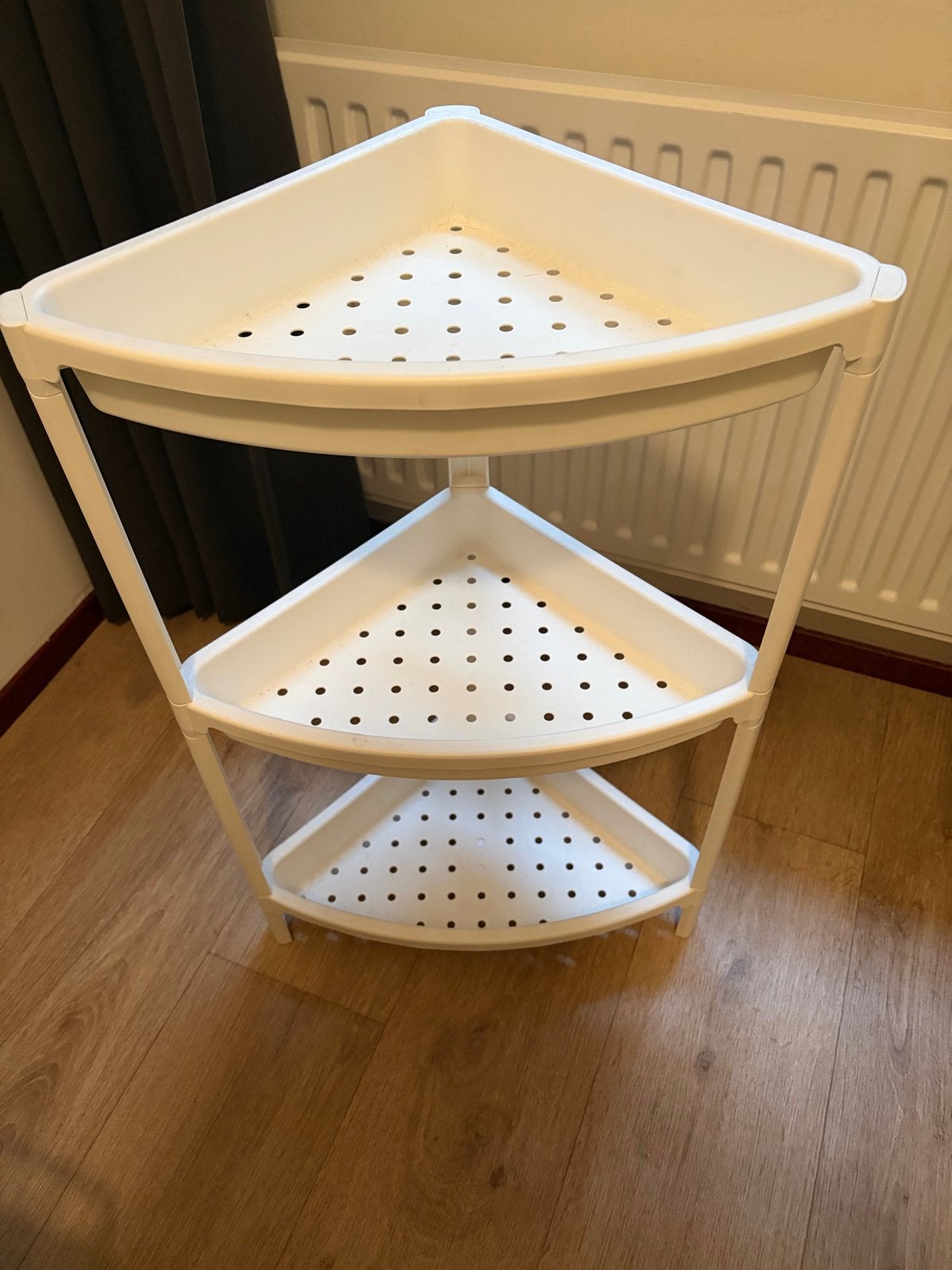 Witte kunststof hoekrekje met 3 planken, Ophalen, Zo goed als nieuw