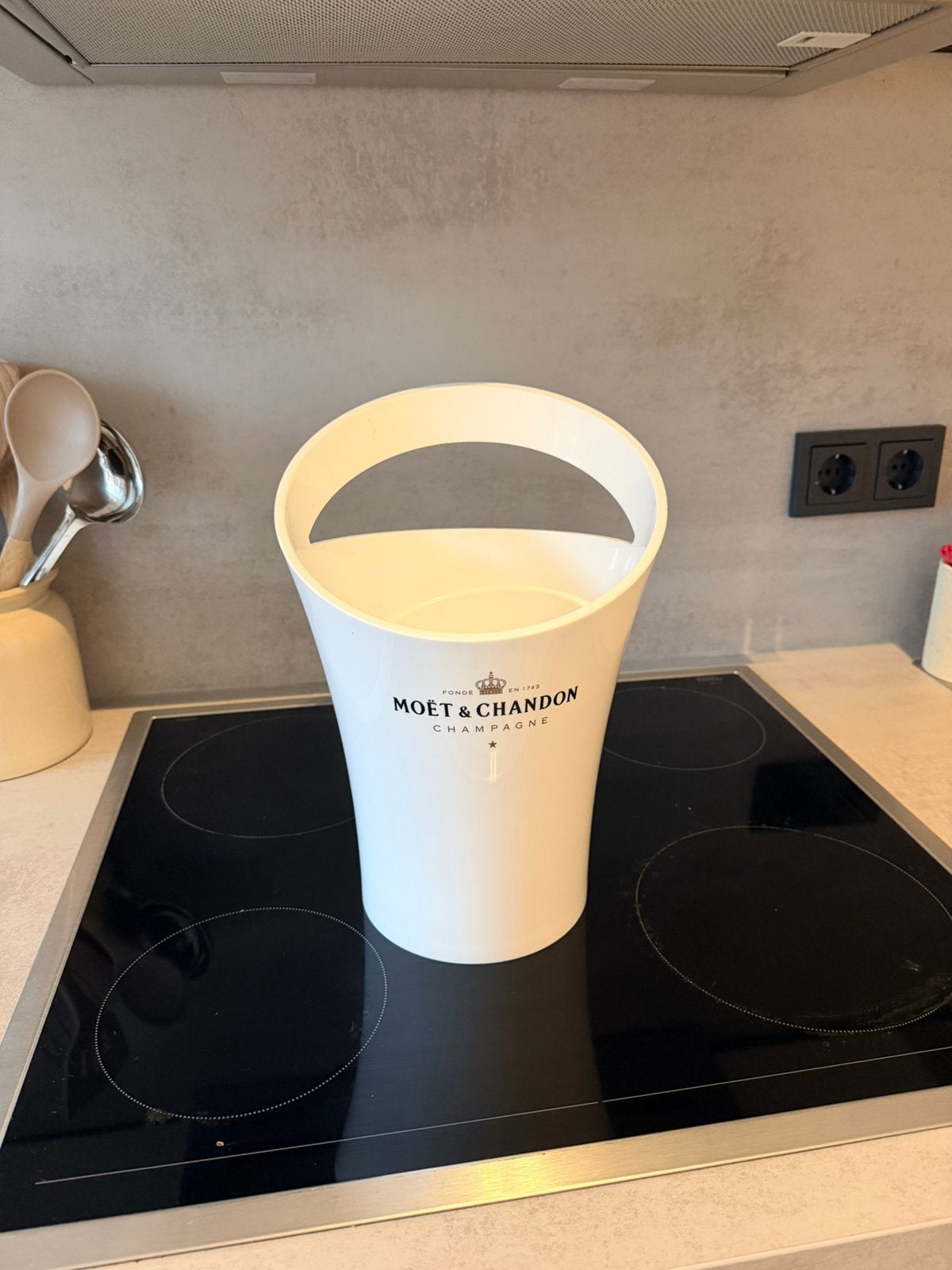 Moet champangne bucket, Ophalen, Zo goed als nieuw, Kunststof
