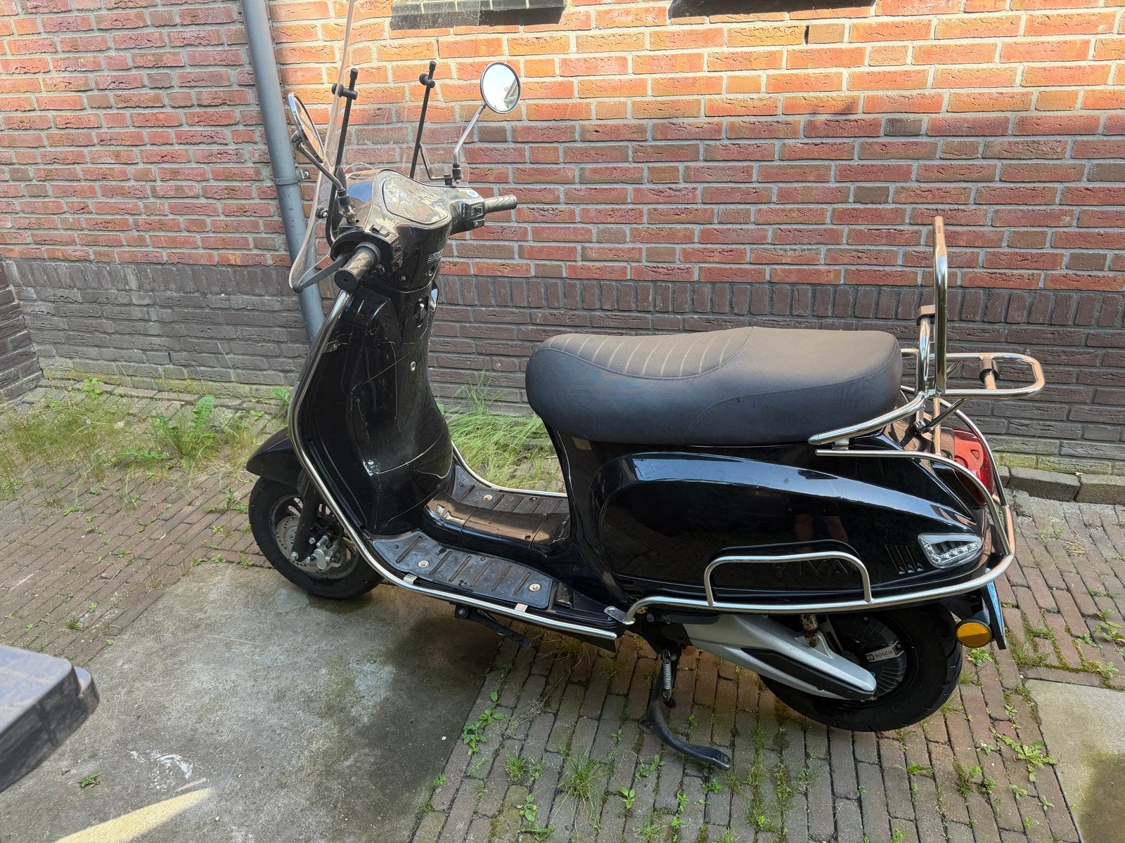 IVA E RIVA ELECTRIC 2.0 Scooter blauw kenteken, Fietsen en Brommers, Brommerhelmen, Gebruikt, Medium, Ophalen
