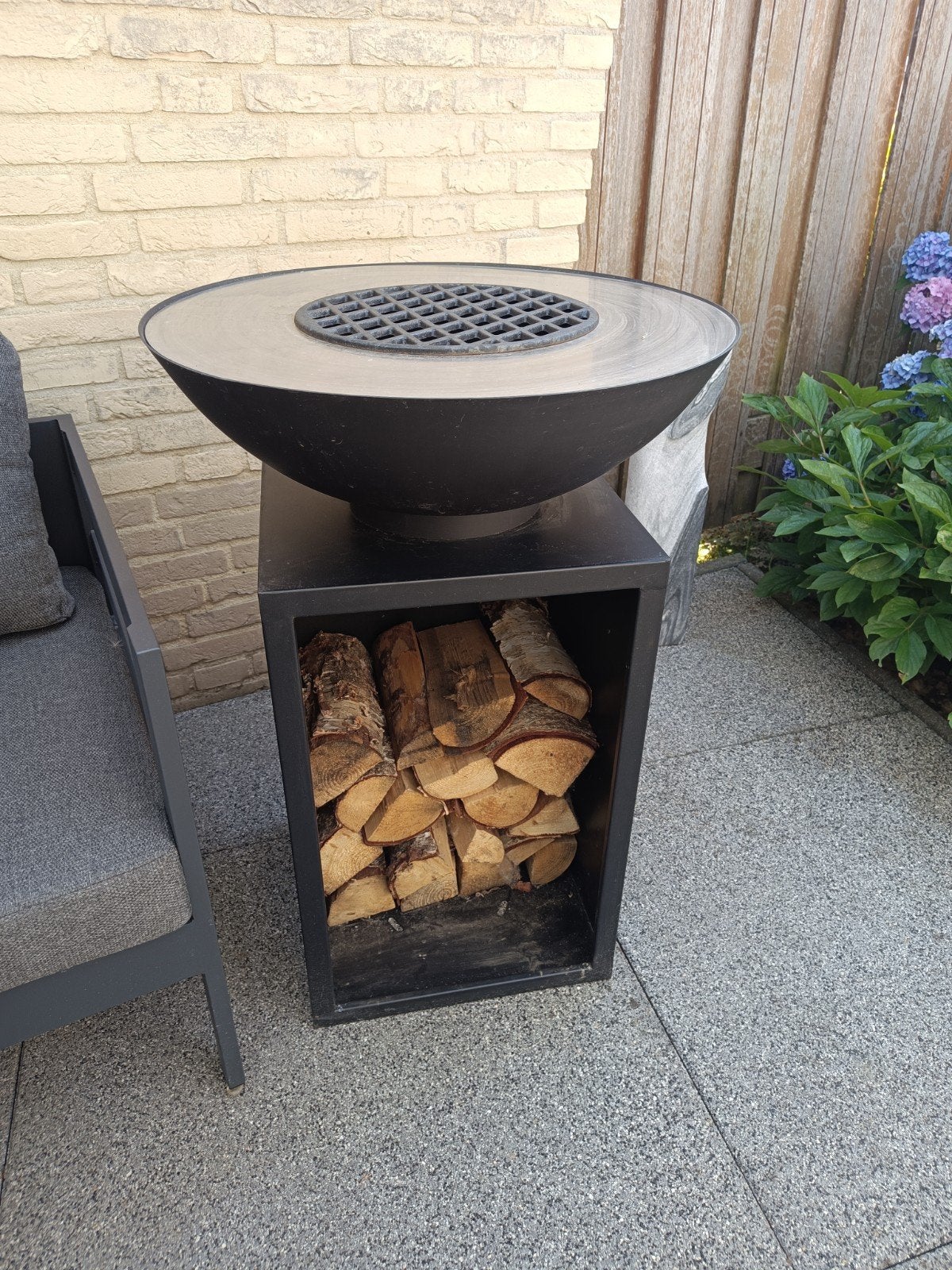 Red fire Onyx Vuurkorf met Houtopslag gelast niet geschroefd, Tuin en Terras, Vuurkorven, Ophalen of Verzenden, Zo goed als nieuw