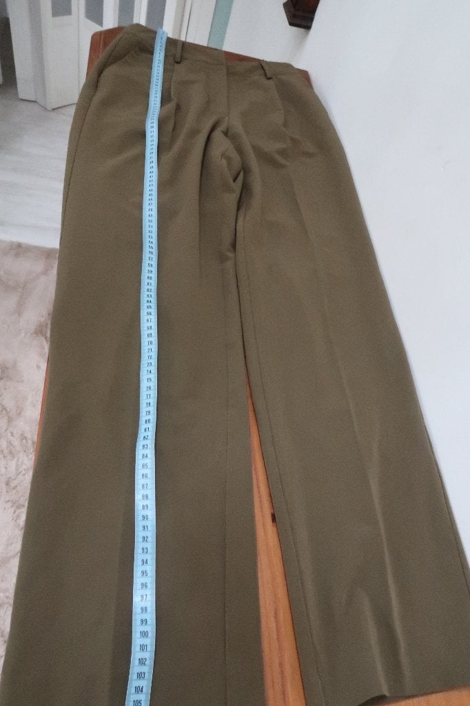 Na-KD prachtige pantalon khaki kleur maat 36, NA-KD, Overige kleuren, Verzenden, Zo goed als nieuw