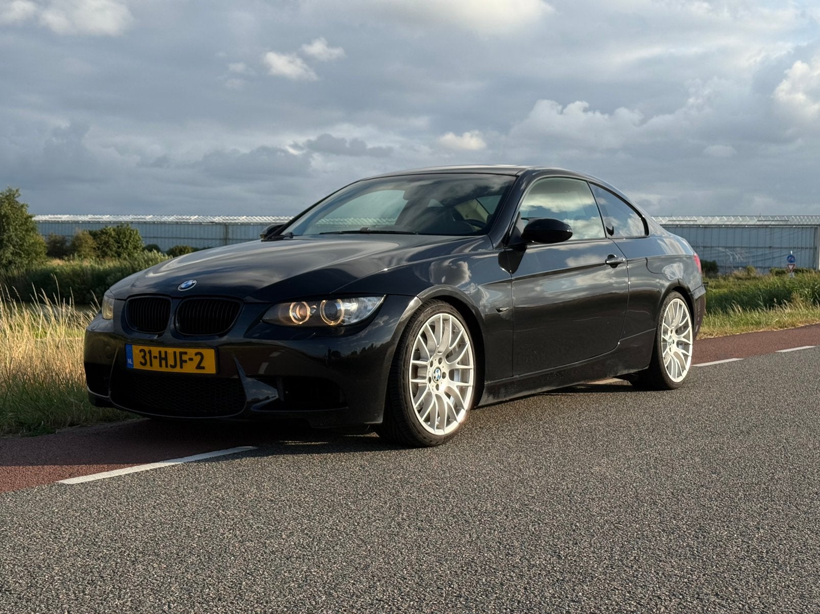 BMW 330i coupe - 3.0L 6 Cilinder - 272pk, Automaat, Achterwielaandrijving, Beige, 4 stoelen