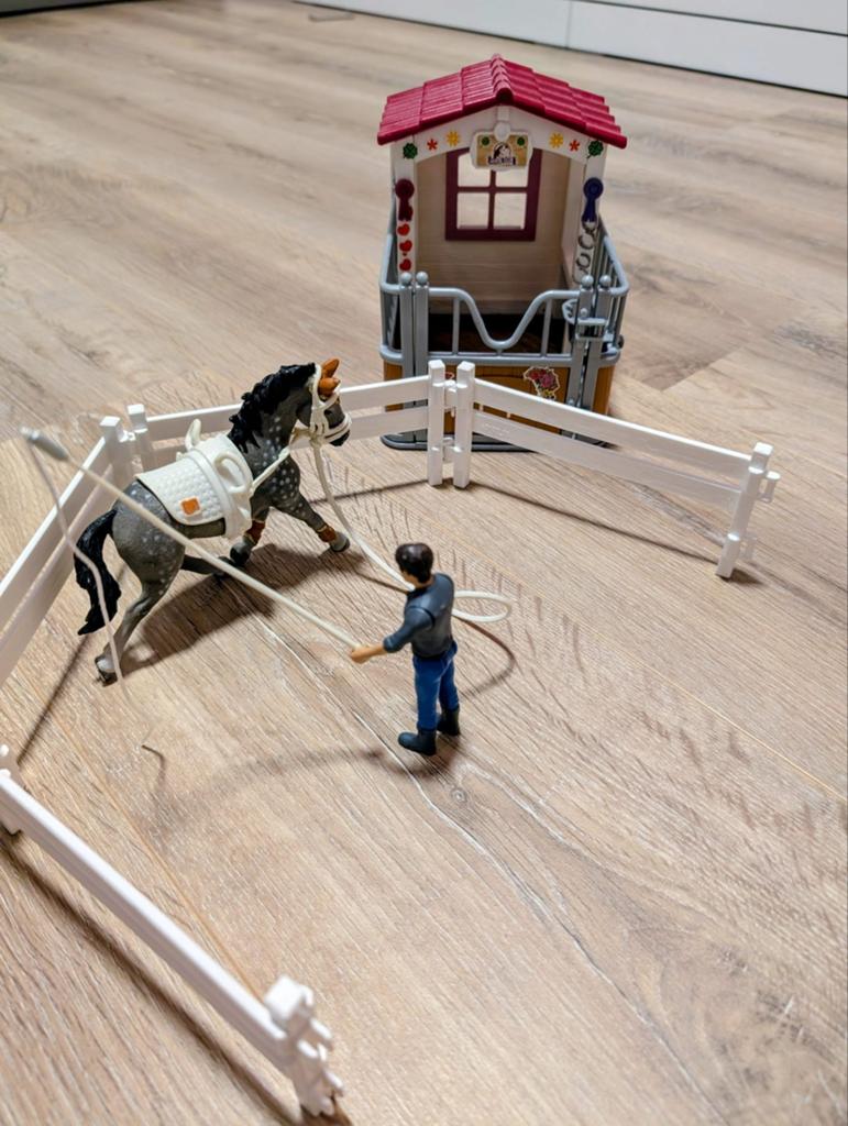Schleich Voltigere set met paard, ruiter en stal, Ophalen, Zo goed als nieuw, Jongen of Meisje
