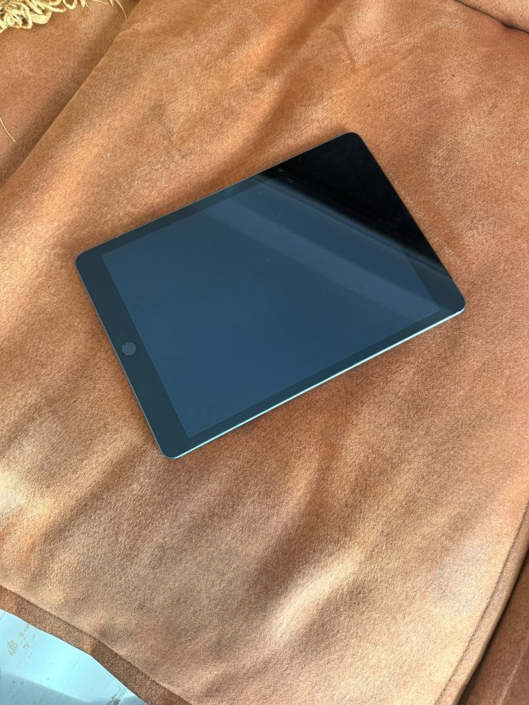 Foto 3 van Apple iPad 9e generatie 64GB Wi-Fi + Cellular + toetsenbord