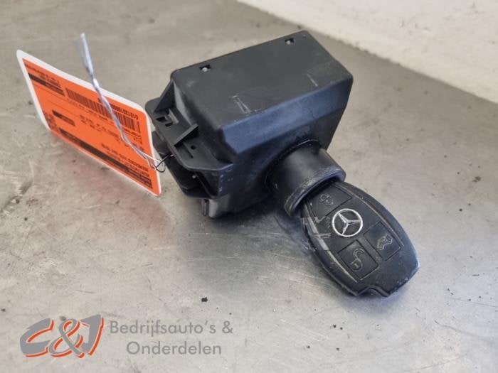 Kontaktslot + Sleutel van een Mercedes Vito, Gebruikt, -, Ophalen of Verzenden, -