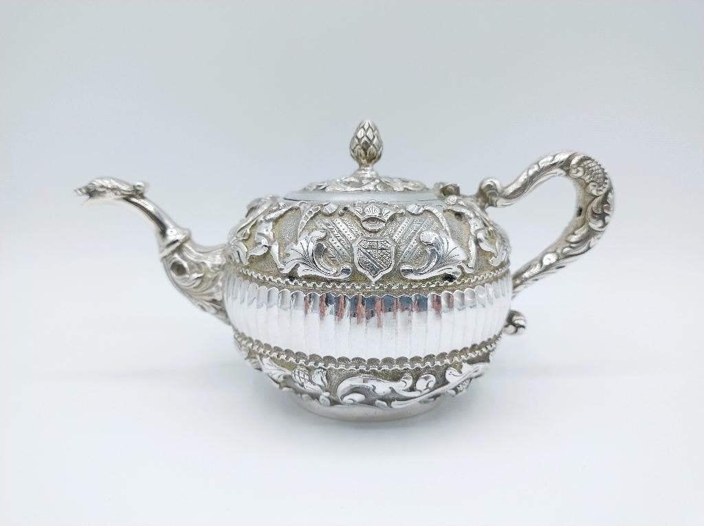 Zilveren theepot, Jan Schijfsma, Sneek, ca. 1860, Verzenden
