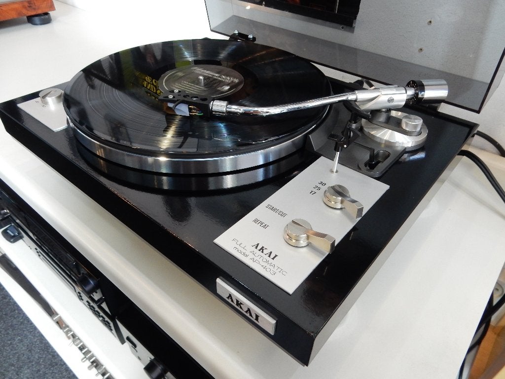 volautomatische Akai hoogglans zwart met garantie, Ophalen, Automatisch, Zo goed als nieuw, Platenspeler