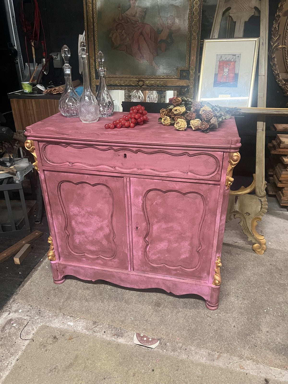 Antieke roze kast met gouden accenten, Antiek en Kunst, Ophalen
