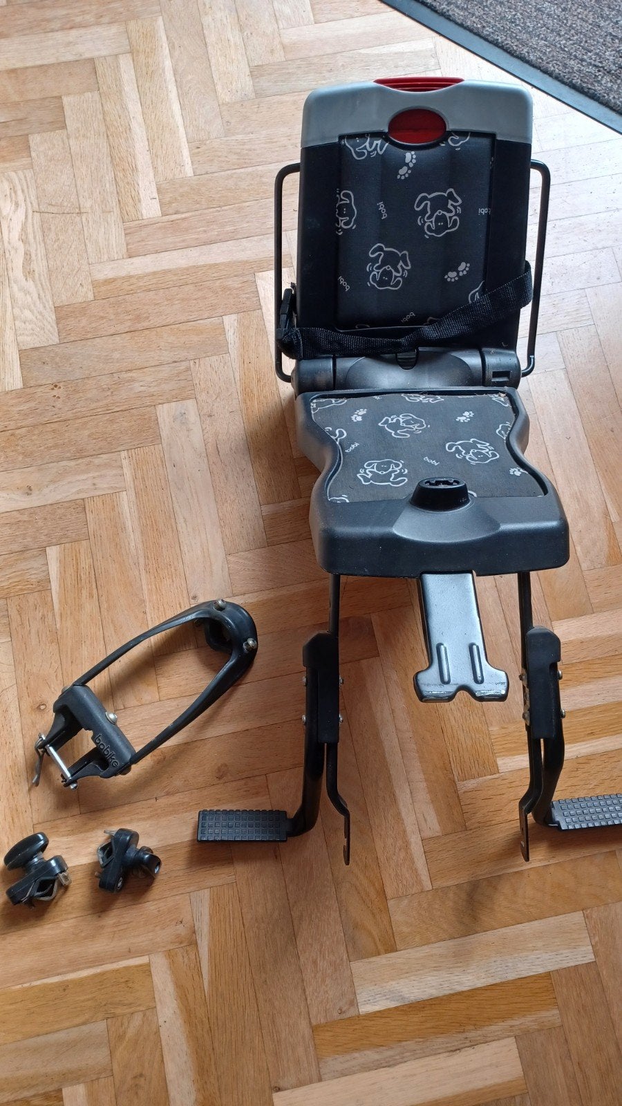 Bobike Junior Bobi black fietszitje / fietsstoeltje opklap, Fietsen en Brommers, Fietsaccessoires | Fietsstoeltjes, Ophalen, Achterzitje