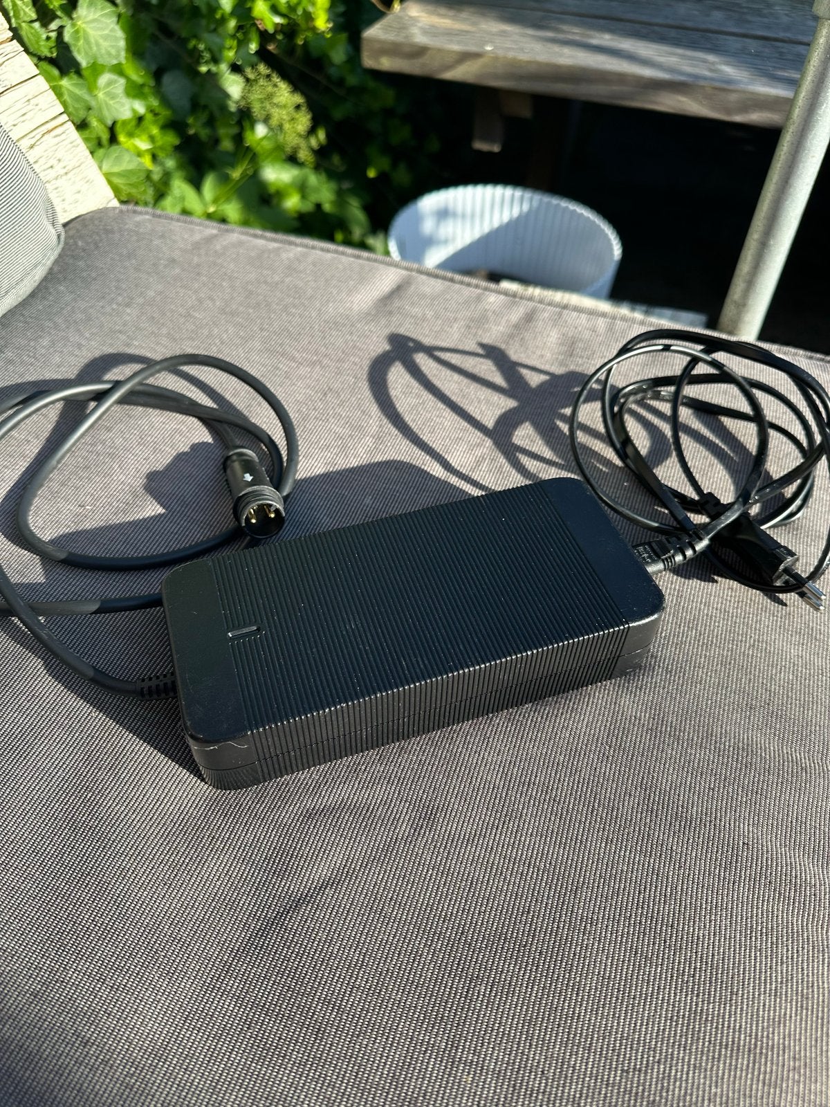 Qwic Premium E-bike Oplader (42V 4.0A), Fietsen en Brommers, Ophalen of Verzenden, Zo goed als nieuw