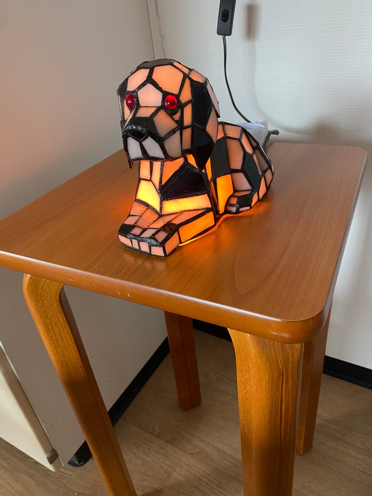 Tiffany glas hond 23 cm lang vaste prijs 59 euro, Ophalen of Verzenden, Zo goed als nieuw, Glas