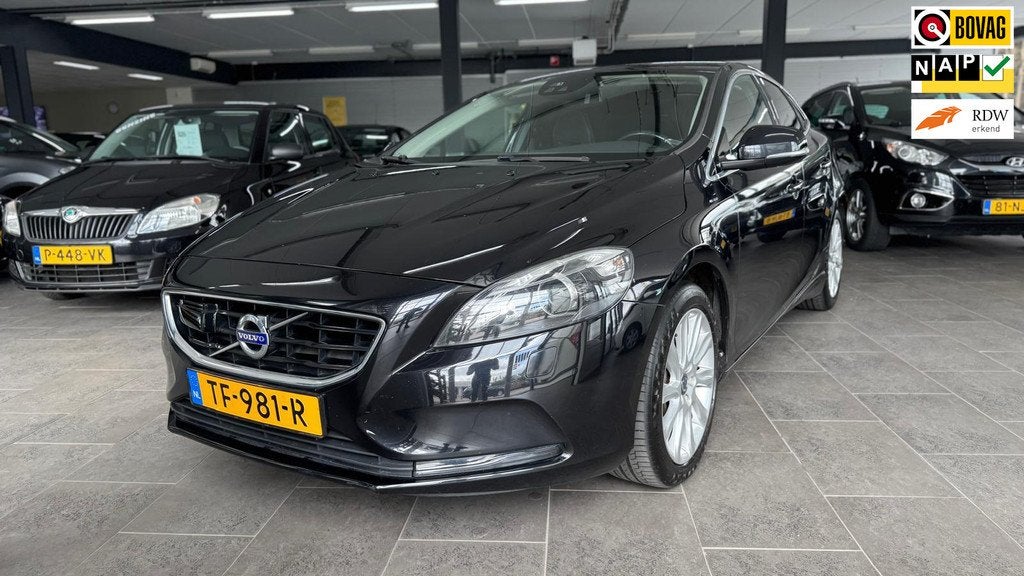 Volvo V40 2.0 D4 Ocean Race Euro 6 190pk xenon leer navi cli, Auto's, Volvo, Voorwielaandrijving, Gebruikt, Leder en Stof, Zwart