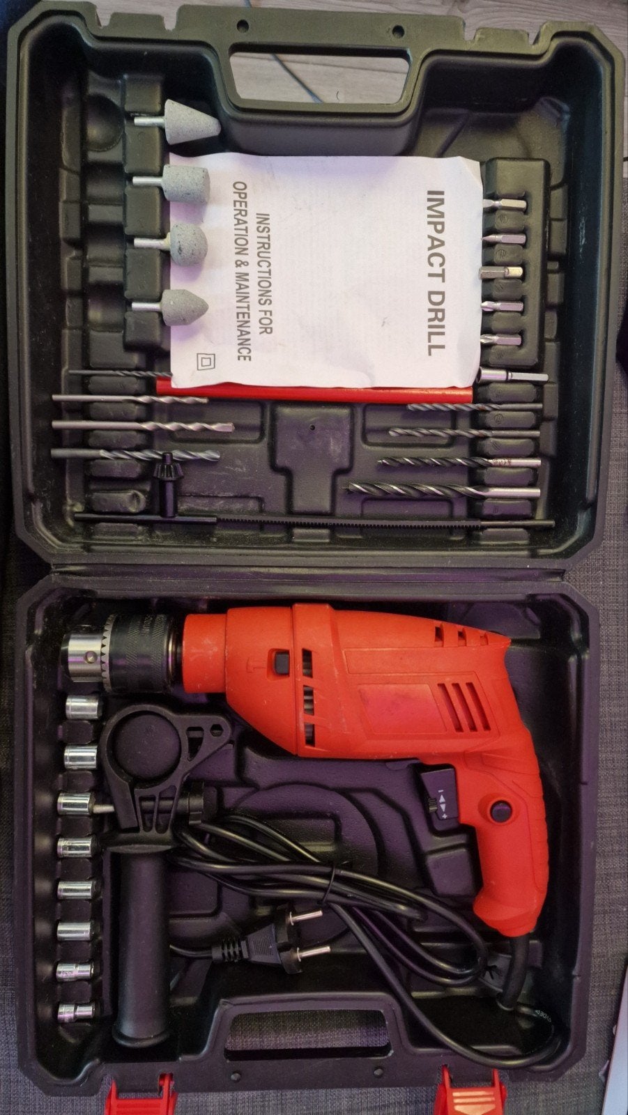 Impact Boormachine met Accessoires in Koffer, Gebruikt, Variabele snelheid, 400 tot 600 watt, Ophalen