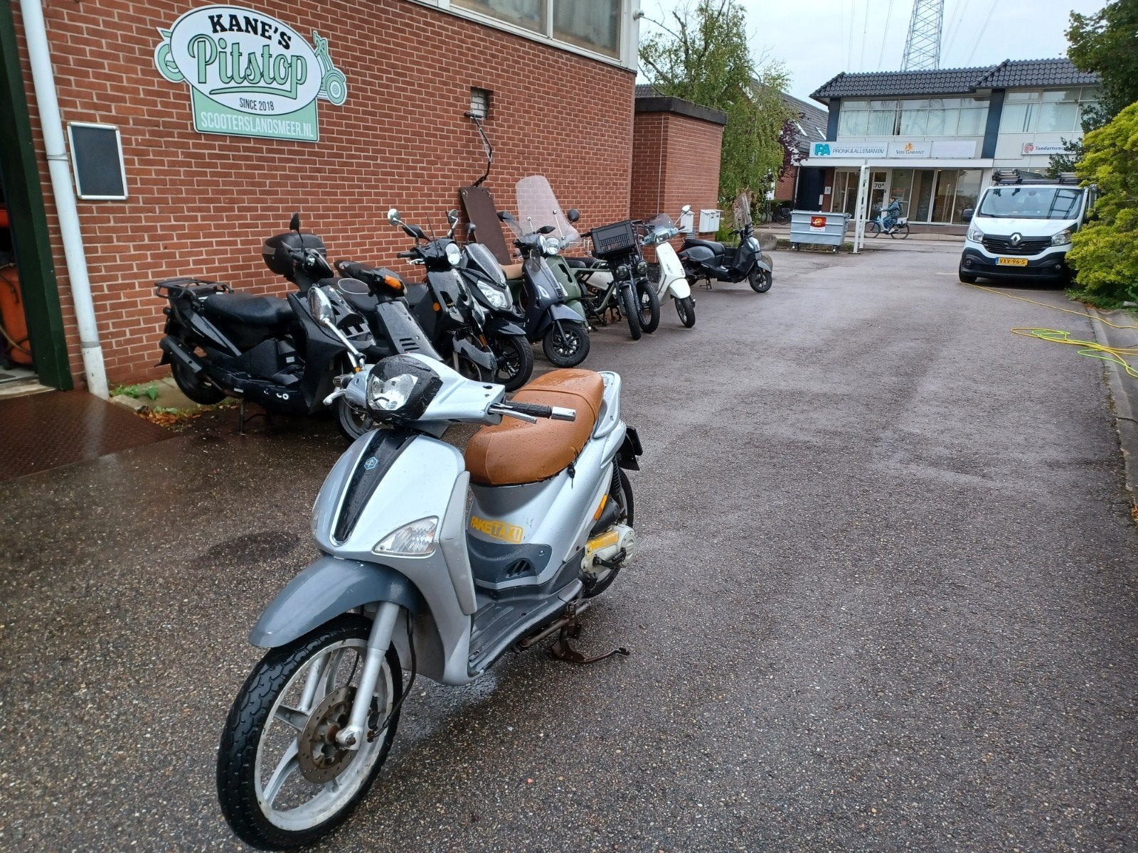 Piaggio Liberty 2015 geel kent.start/rijdt LOOP/SLOOP, Ophalen, Gebruikt, Overige modellen, Maximaal 45 km/u
