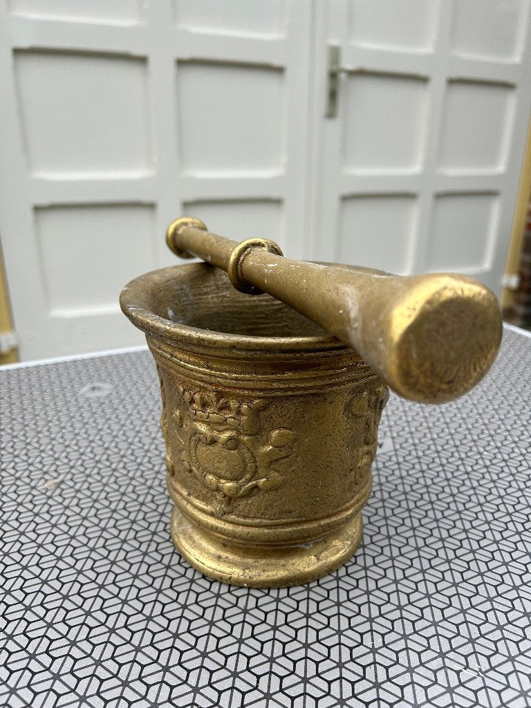 Bewerkte Bronzen Vijzel met Stamper 14hoog, Antiek en Kunst, Ophalen of Verzenden, Koper