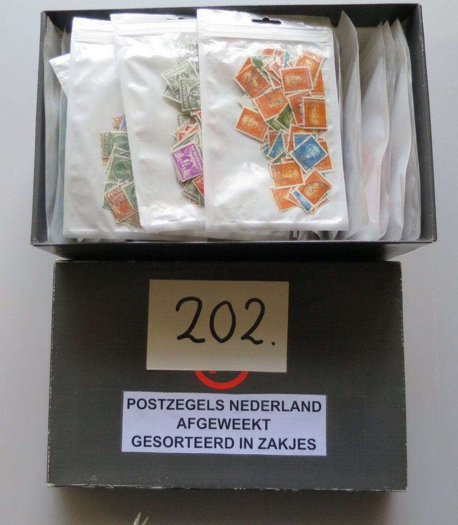 (202) Postzegels Nederland in Zakjes, Ophalen, Gestempeld