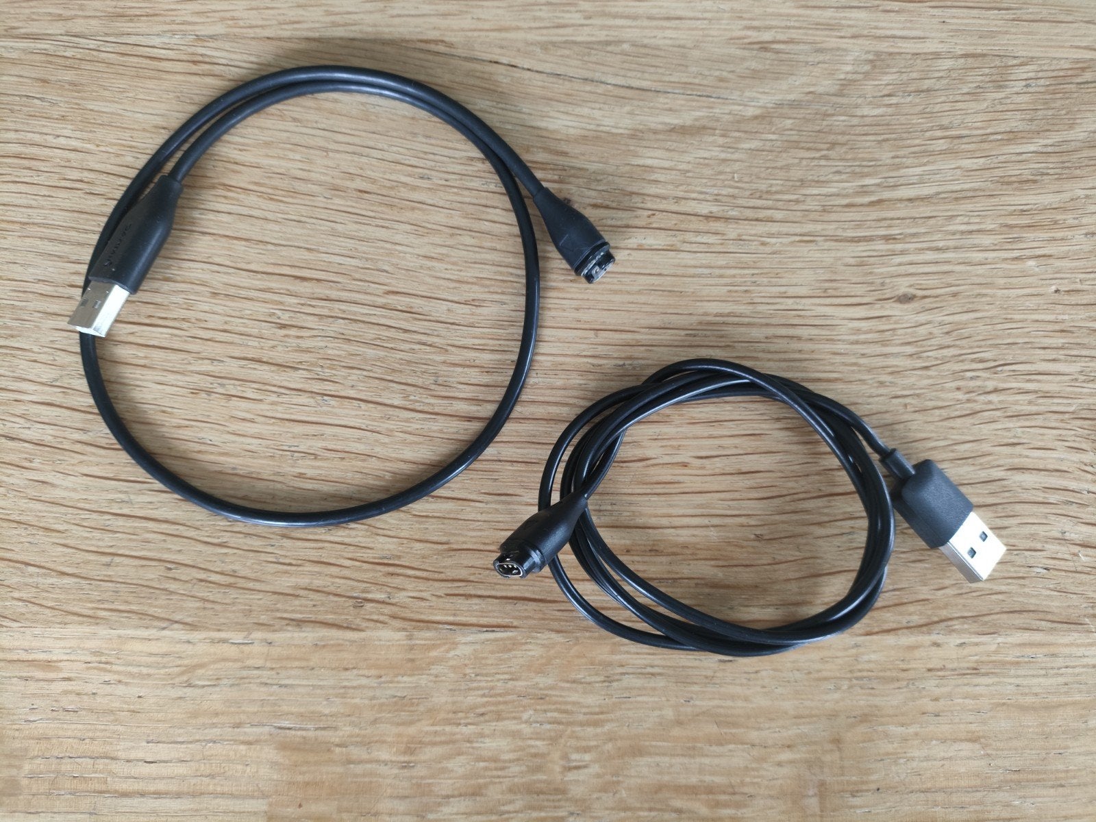 Garmin laadsnoertjes. 2 stuks, Verzenden, Zwart, Android