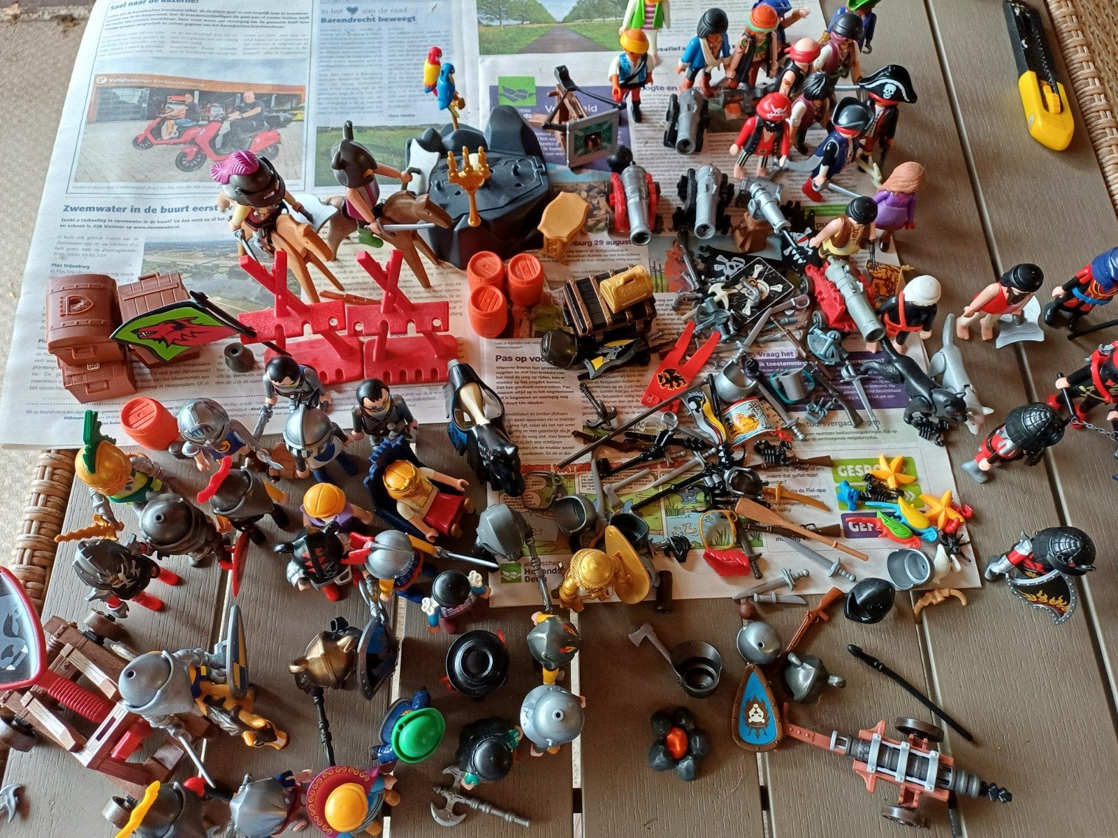 Playmobil soldaten ridders piraten +/- 40 poppetjes & wapens, Ophalen of Verzenden