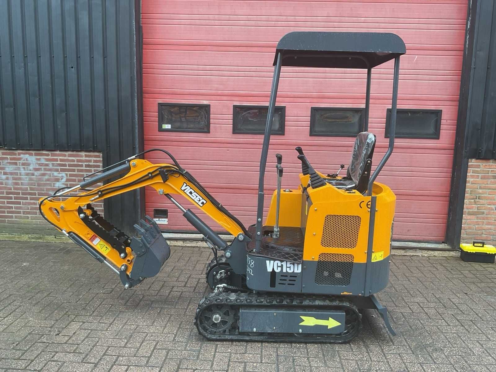 Vicsec VC15D Geel/Grijs Minigraafmachine, Zakelijke goederen, Machines en Bouw | Kranen en Graafmachines, Graafmachine