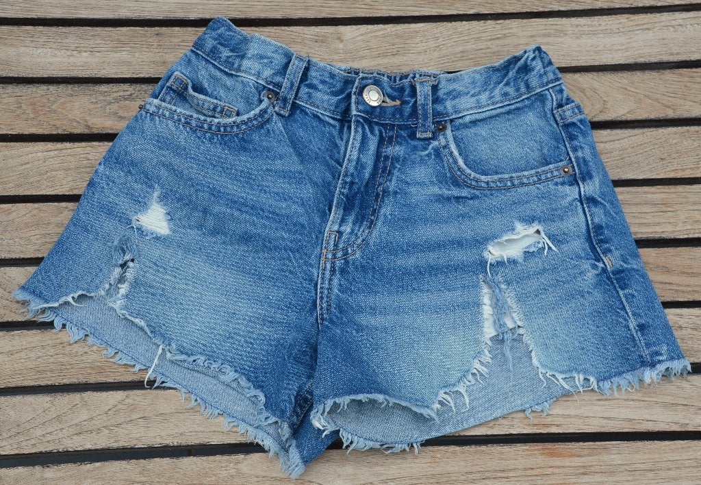 Korte spijkerbroekje jeans merk Zara maat 140, Kinderen en Baby's, Kinderkleding | Maat 140, Broek, Meisje, Ophalen of Verzenden