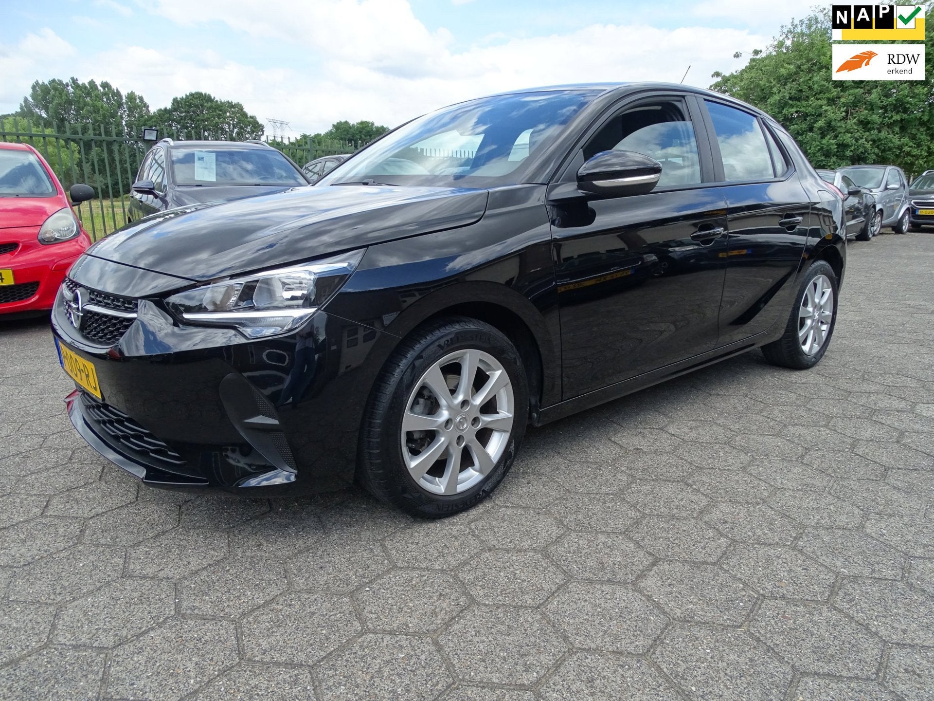 Opel Corsa 1.2 Edition AIRCO/LMV/CRUISE/APPLE CARPLAY/5 DEUR, Auto's, Voorwielaandrijving, Stof, 1199 cc, Zwart