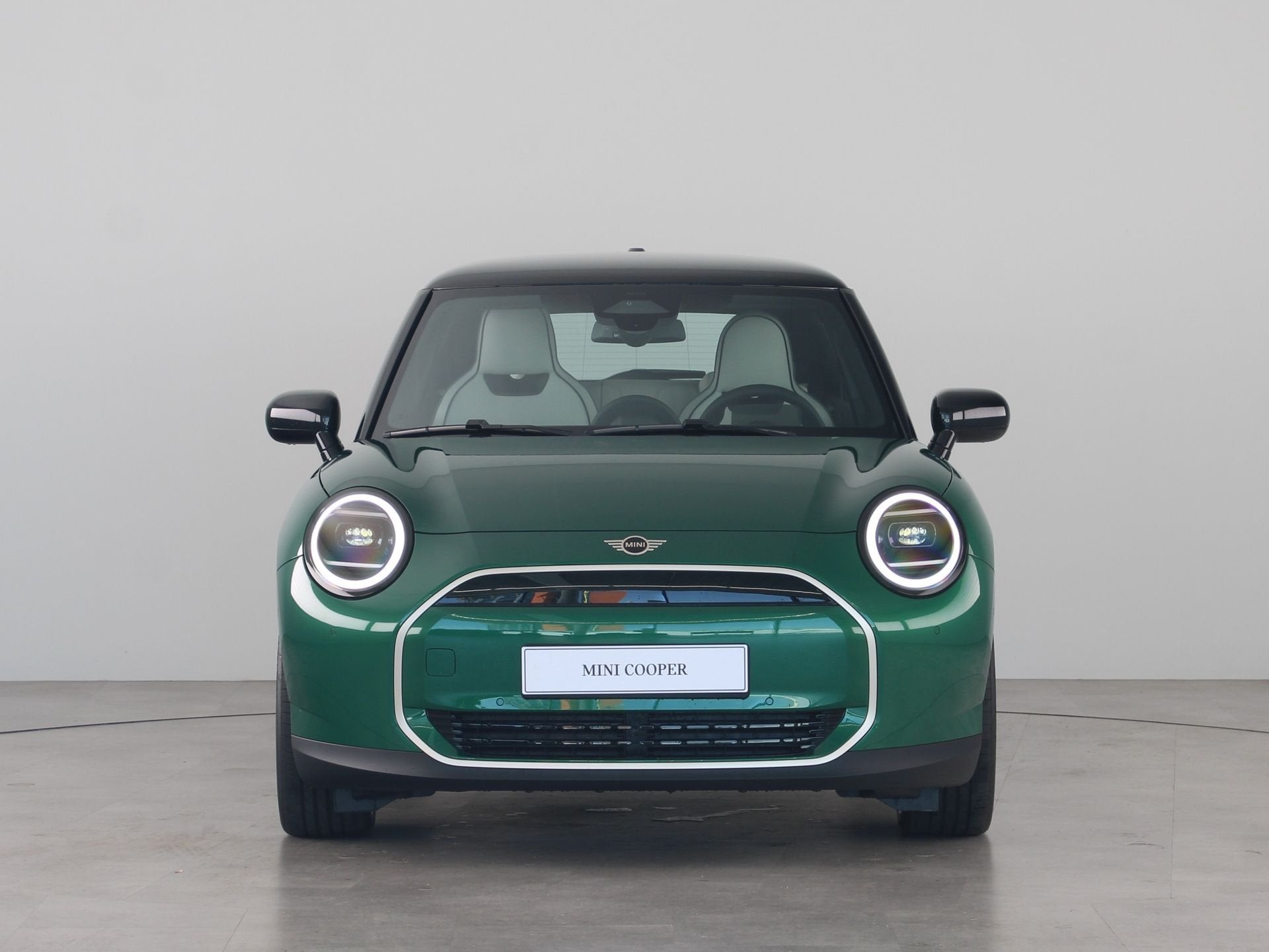 MINI Cooper E Favoured Pakket S PRIVATE LEASE EUR 455,- (60, Auto's, Beige, 4 stoelen, Nieuw, 184 pk