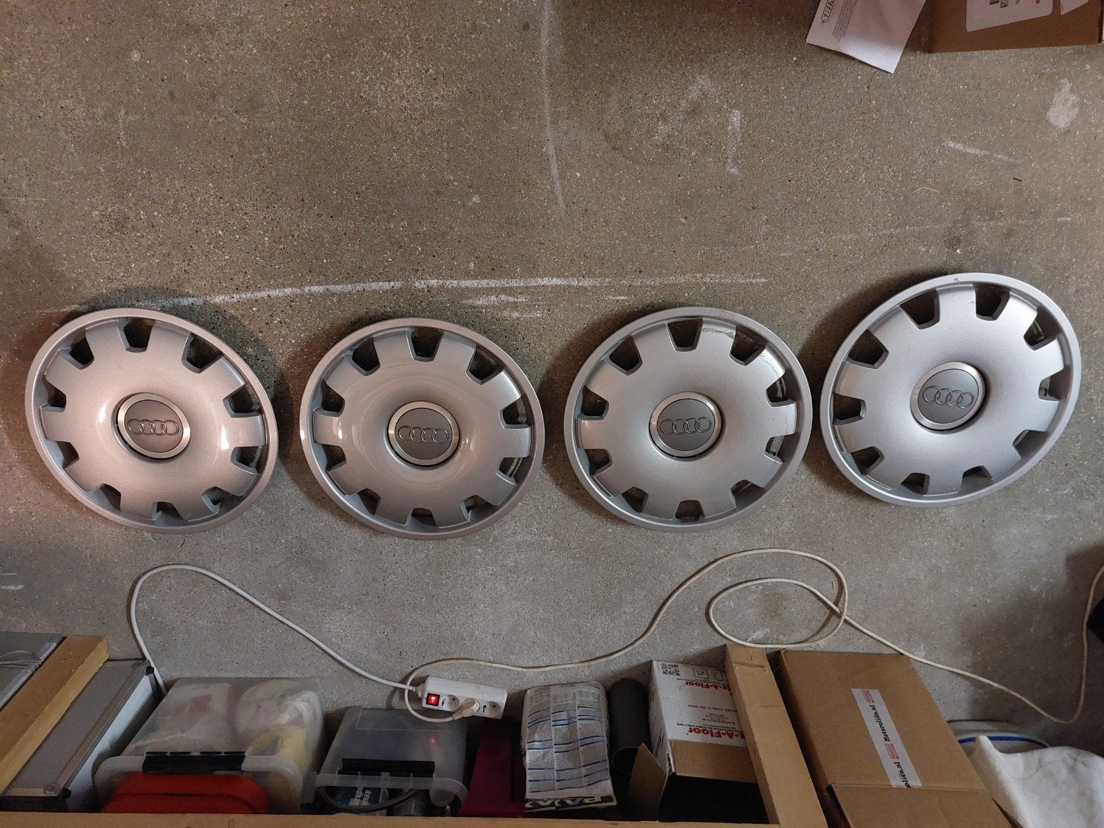 Wieldoppen Audi 16 inch (set van 4), Auto diversen, Wieldoppen, Ophalen of Verzenden, Gebruikt