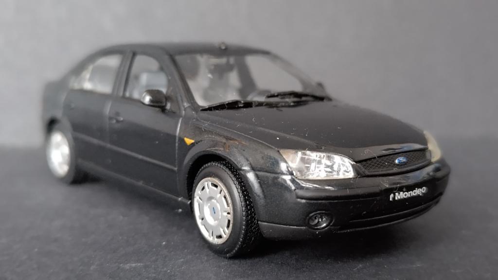 Ford Mondeo Sedan 1:43 Minichamps Pol, Auto, Verzenden, ., Zo goed als nieuw
