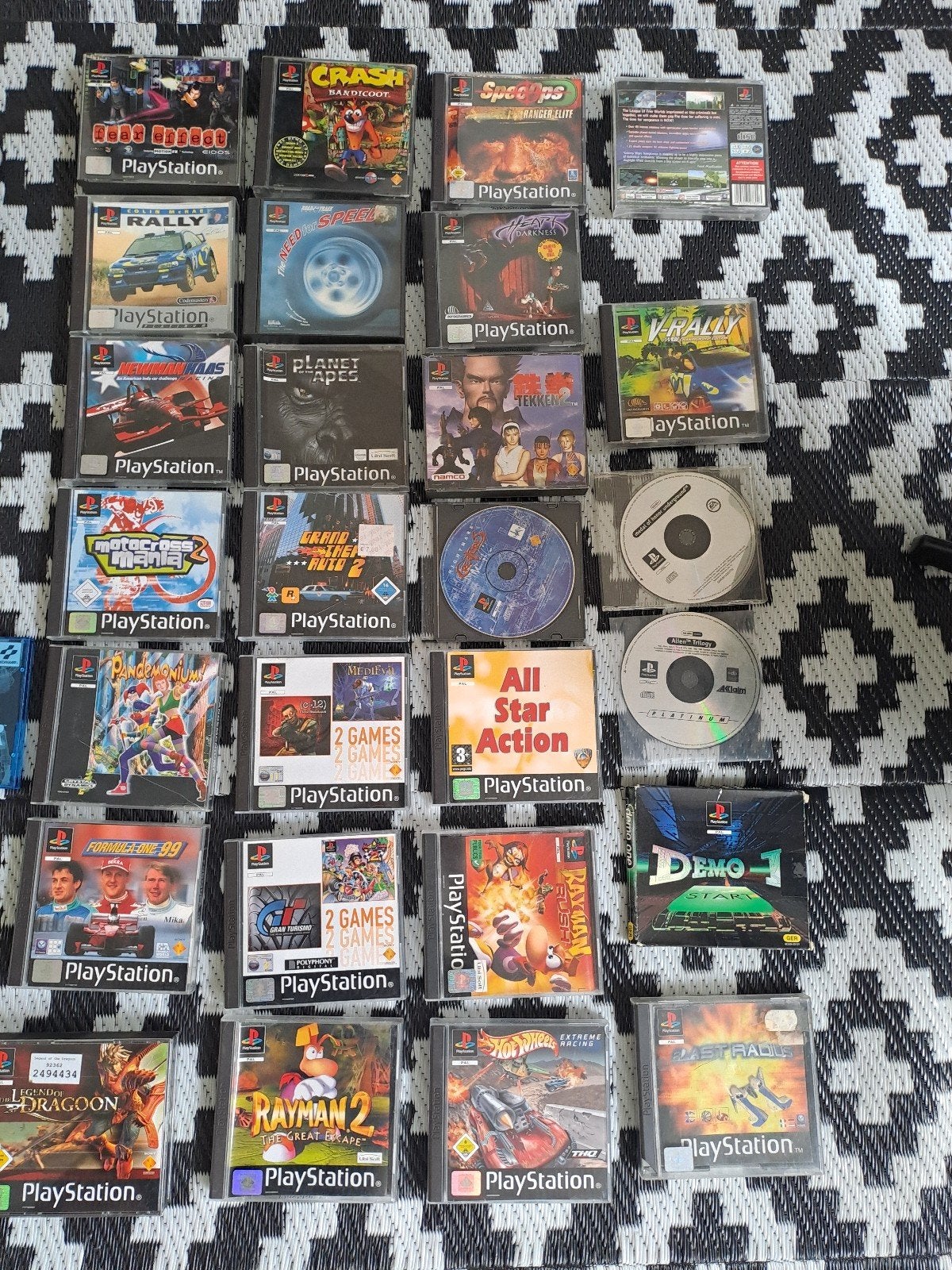 PlayStation 1 en 2 games - Diverse genres, Spelcomputers en Games, Ophalen, Gebruikt, Overige genres