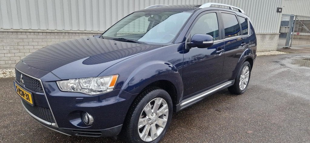Mitsubishi Outlander 2.4 Instyle 7 Persoon Automaat !, Auto's, Automaat, 4 cilinders, Blauw, 7 stoelen