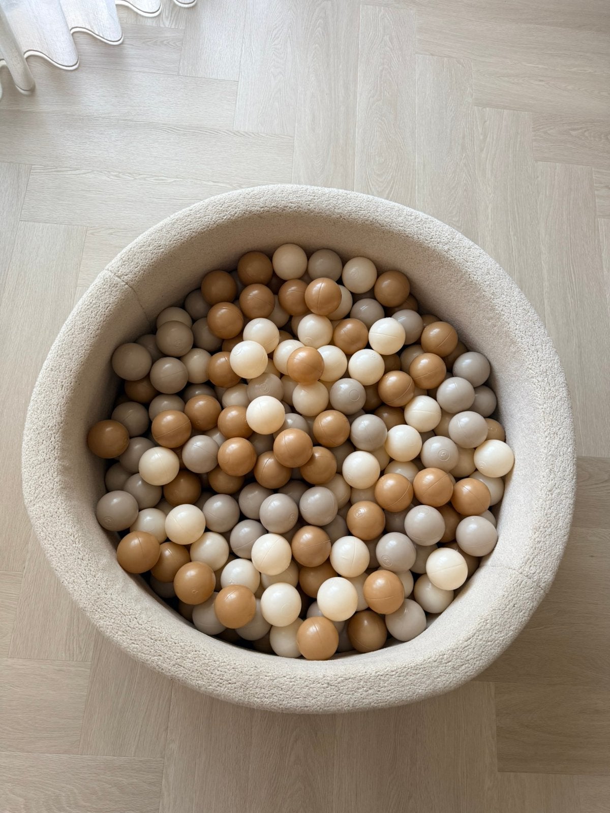 Ballenbak beige met ballen (Nicotoy), Kinderen en Baby's, Speelgoed | Overig, Ophalen, Gebruikt, Jongen of Meisje