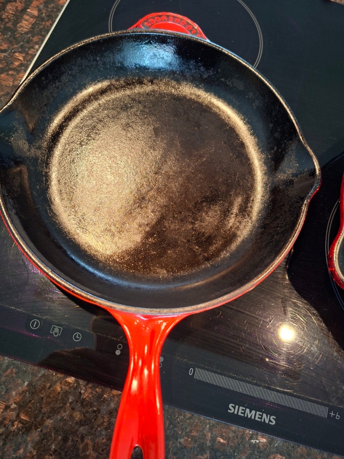 Le Creuset Koekenpan/Skillet Gietijzer Rood 30cm, Huis en Inrichting, Keuken | Potten en Pannen, Ophalen, Gebruikt, Gietijzer