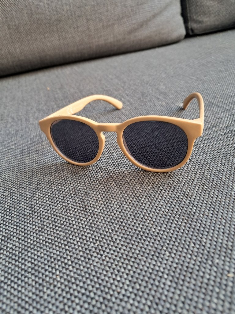 K64 Lichtbruine babyzonnebril HEMA, Kinderen en Baby's, Babymode-accessoires, Ophalen of Verzenden, Zo goed als nieuw, Hema