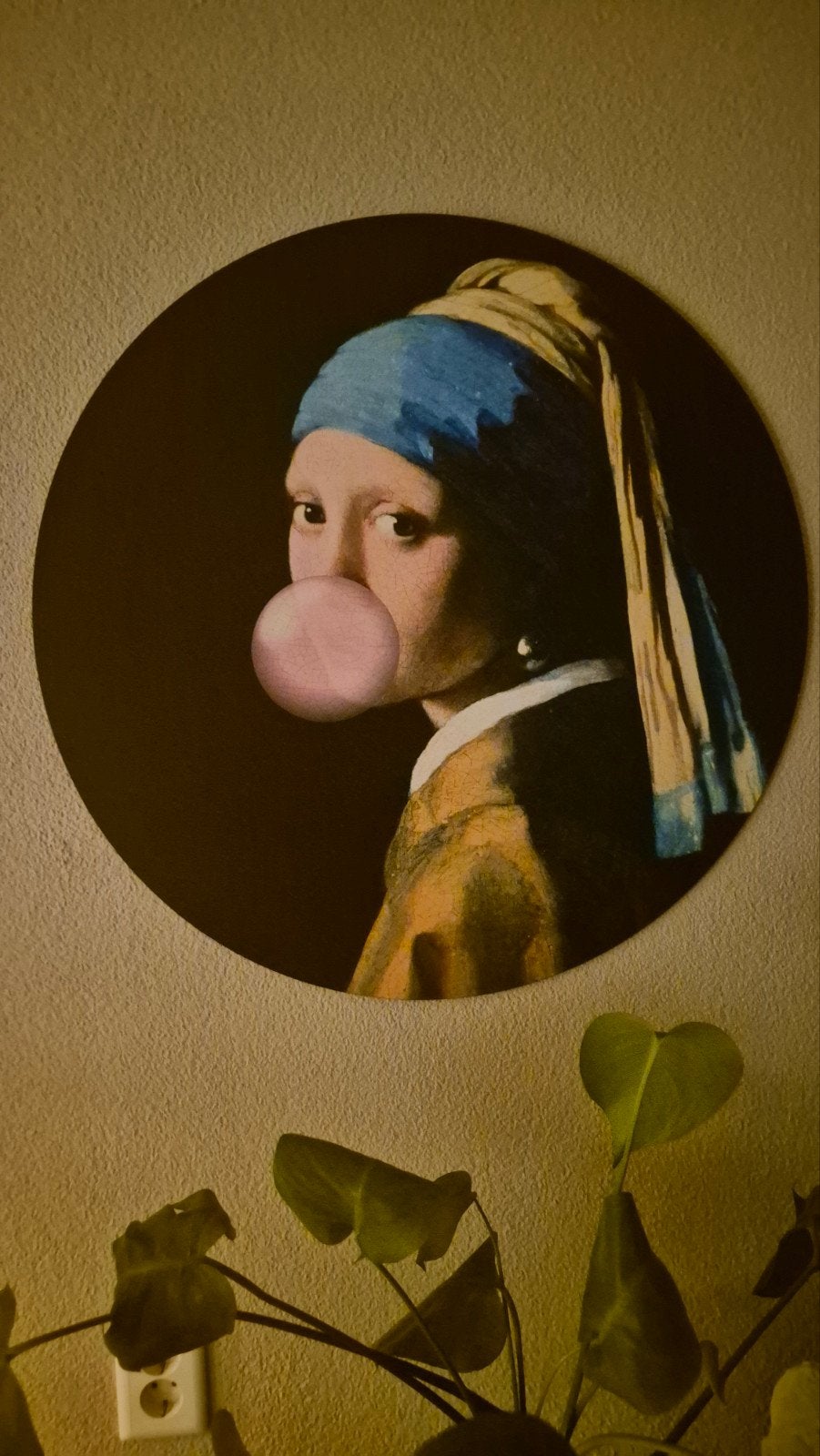 Rond Schilderij Meisje met de Parel met kauwgombal - Retro, Antiek en Kunst, Ophangklaar, Hout, Ophalen of Verzenden, Print