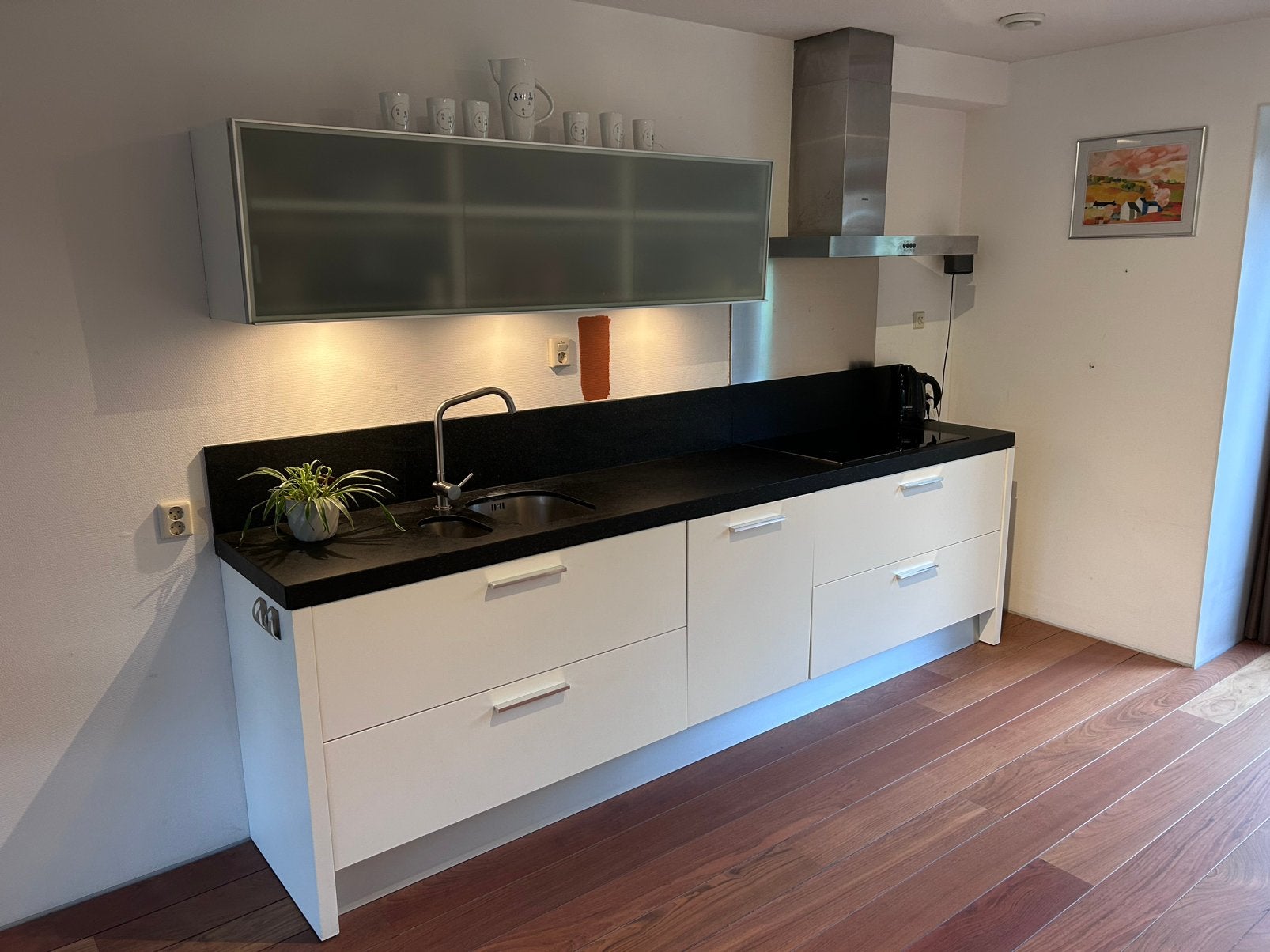Complete keuken te koop, inclusief inbouwapparatuur., Ophalen, Zo goed als nieuw, Wit, Graniet of Steen