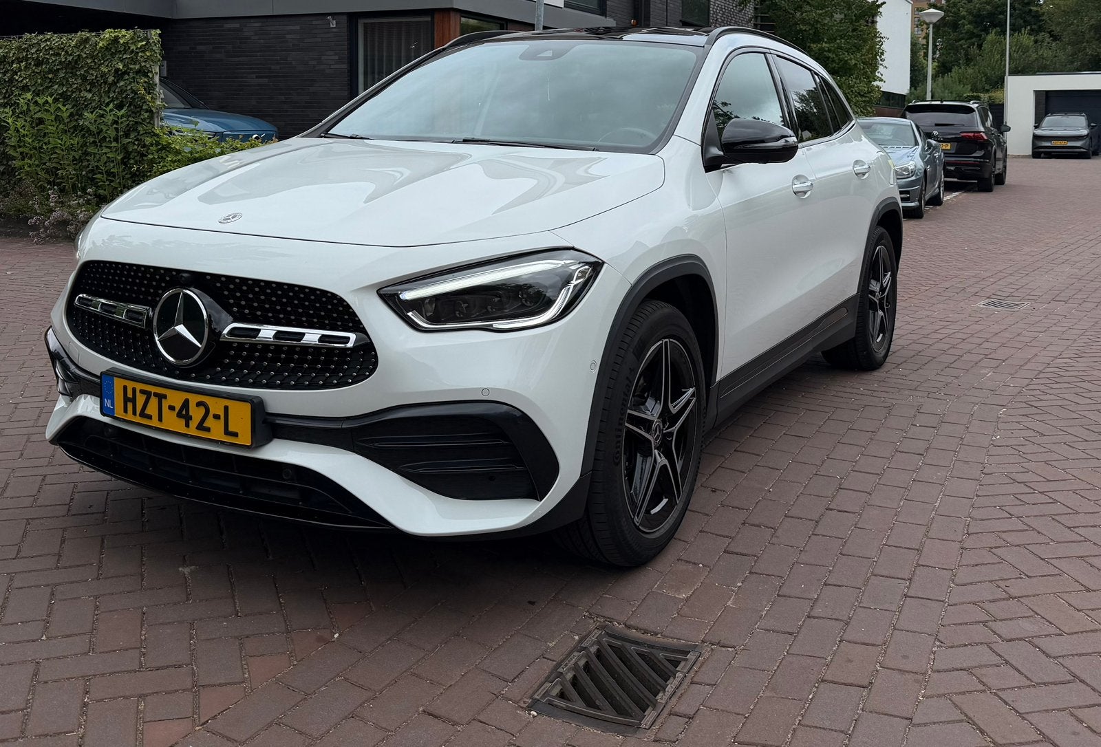 Mercedes-Benz GLA 250 e 218pk 8G-DCT 2022 Wit, Auto's, Mercedes-Benz, 1800 kg, 1675 kg, 160 pk, Wit