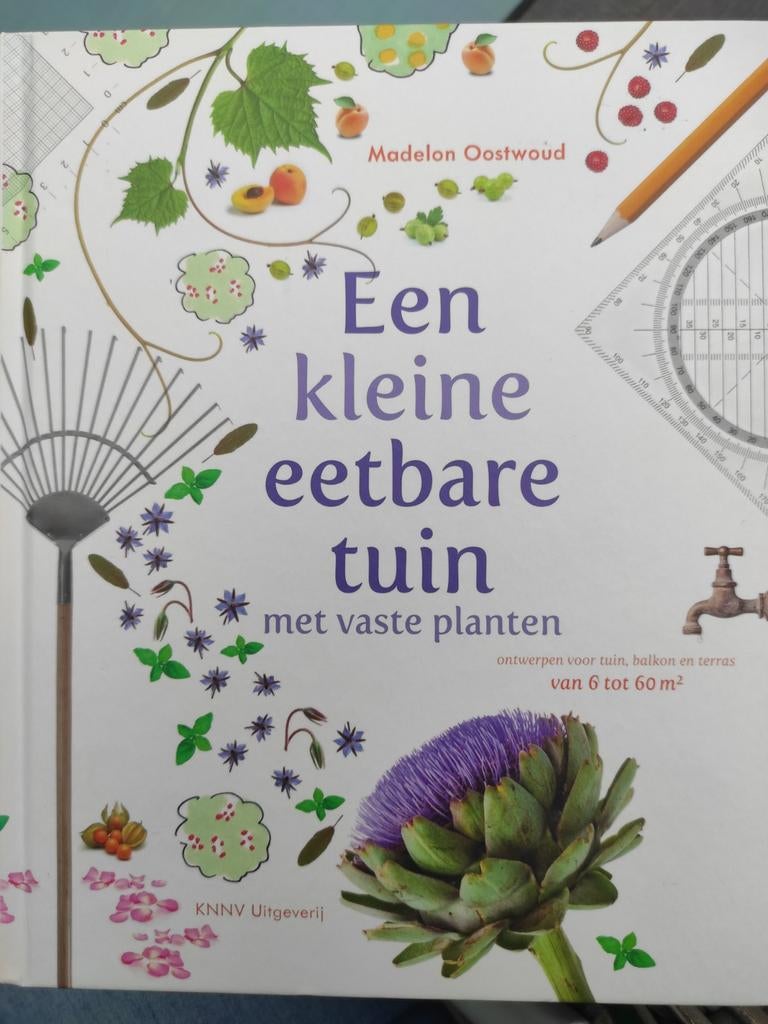 Madelon Oostwoud - Een kleine eetbare tuin, Boeken, Ophalen of Verzenden, Zo goed als nieuw, Madelon Oostwoud, Tuinieren en Tuinplanten