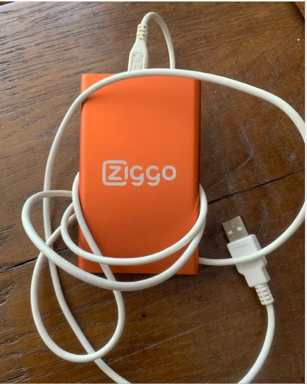 Ziggo Powerbank Oranje met USB-kabel, Ophalen of Verzenden, Zo goed als nieuw, Ziggo