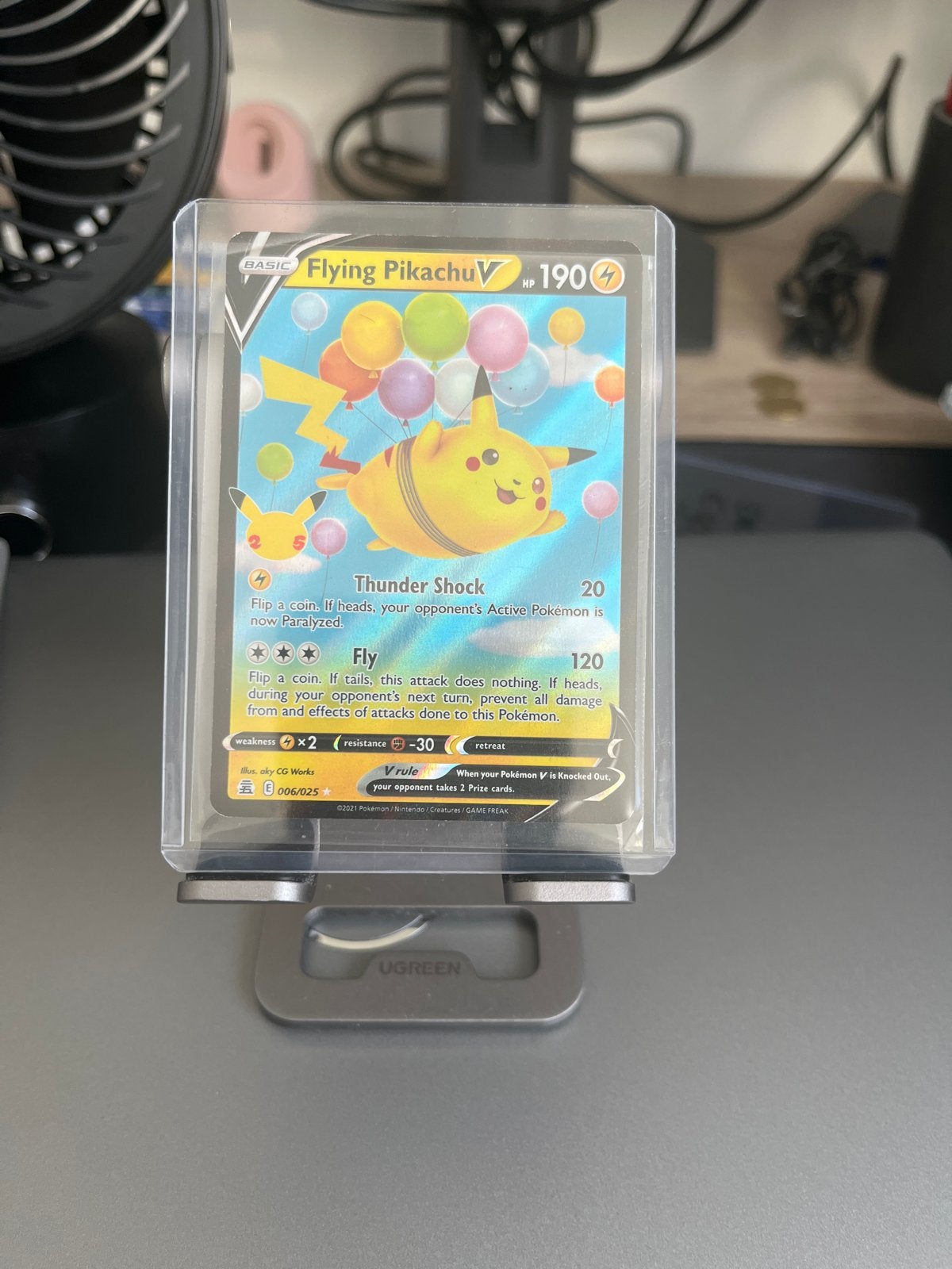 Flying Pikachu V Pokémon kaart (Celebrations), Ophalen, Zo goed als nieuw, Losse kaart