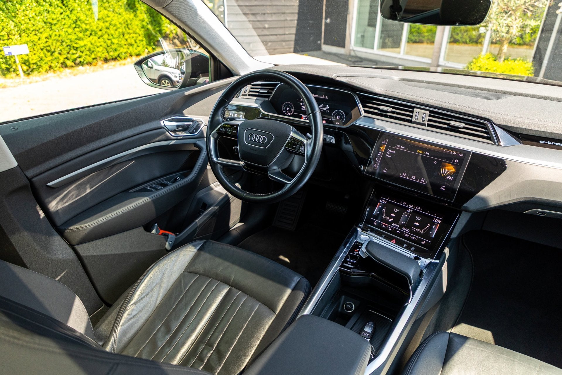 Audi E-tron E-tron 50 quattro S Line 71 kWh Soh 95% I S Line, Automaat, Automatische klimaatregeling, Zwart, Vierwielaandrijving