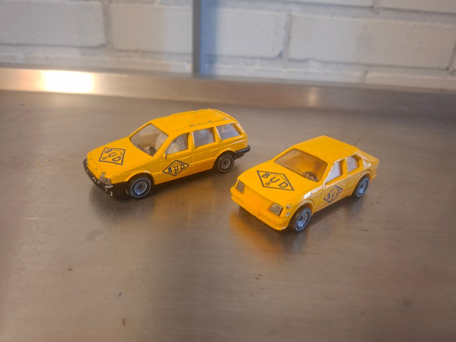 Siku VW Passat en Opel Kadett Zweedse Bud Post, Hobby en Vrije tijd, Ophalen of Verzenden, Gebruikt