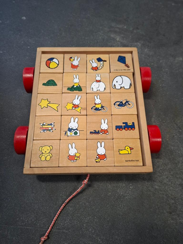 Houten Nijntje Puzzel Kar - Bambolino Toys, Kinderen en Baby's, Speelgoed | Houten speelgoed, Ophalen, Gebruikt, Duw- of Trekspeelgoed