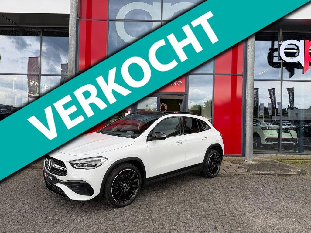 Mercedes-Benz GLA-klasse 250 e Hybride AMG Night Pakket Pano, Auto's, Mercedes-Benz, 77 km/l, Zwart, 150 min, Wit