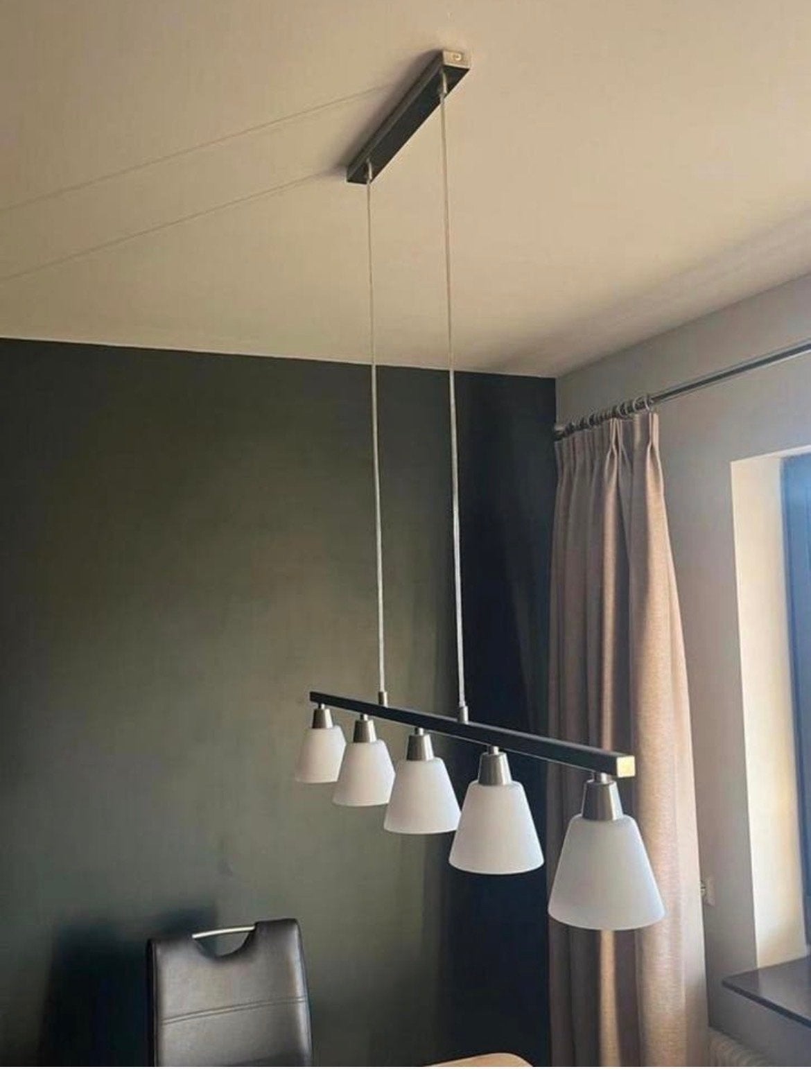 Moderne hanglamp met 5 glazen kappen - Zo goed als nieuw, Ophalen of Verzenden, Zo goed als nieuw, Glas