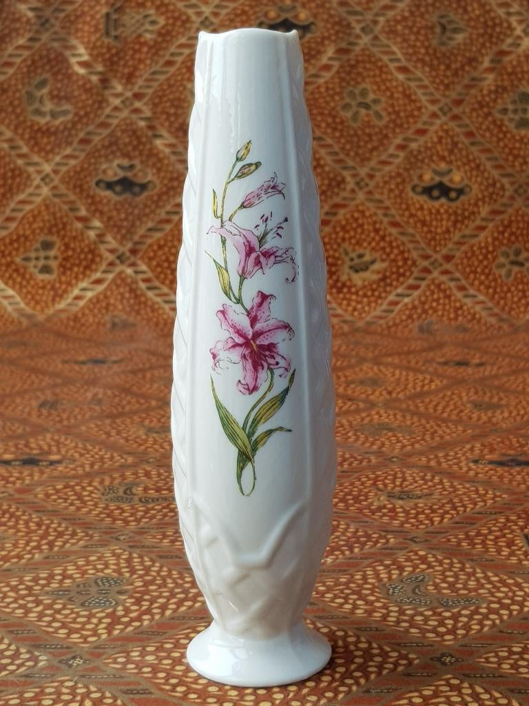 Mooi vintage vaasje uit Ierland van Belleek porselein., Antiek en Kunst, Ophalen of Verzenden