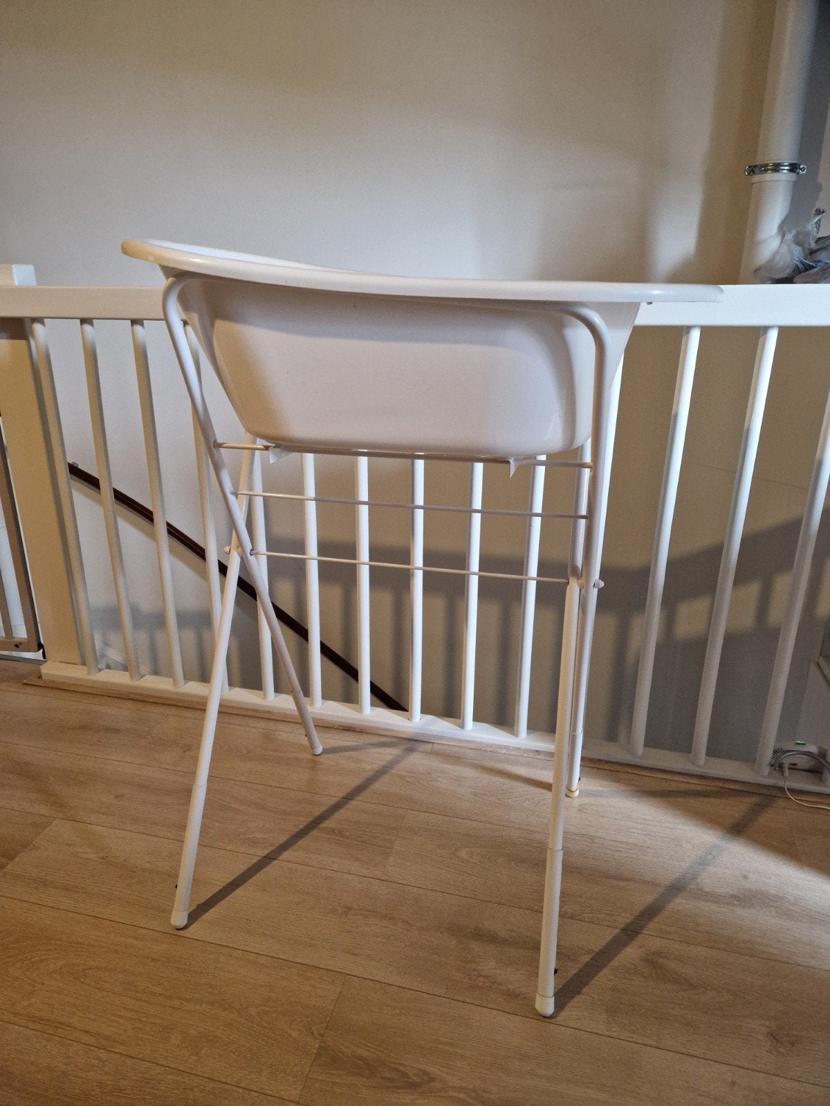 Babybadje + standaard, Zo goed als nieuw, Badje, Standaard, Ophalen