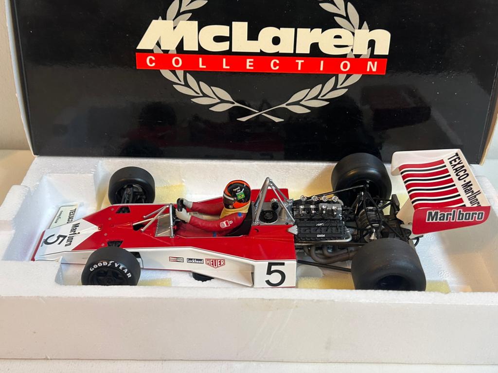1/18 Minichamps F1 1974 McLaren Ford M23 Emerson Fittipaldi, Ophalen of Verzenden, Zo goed als nieuw, Auto, MiniChamps