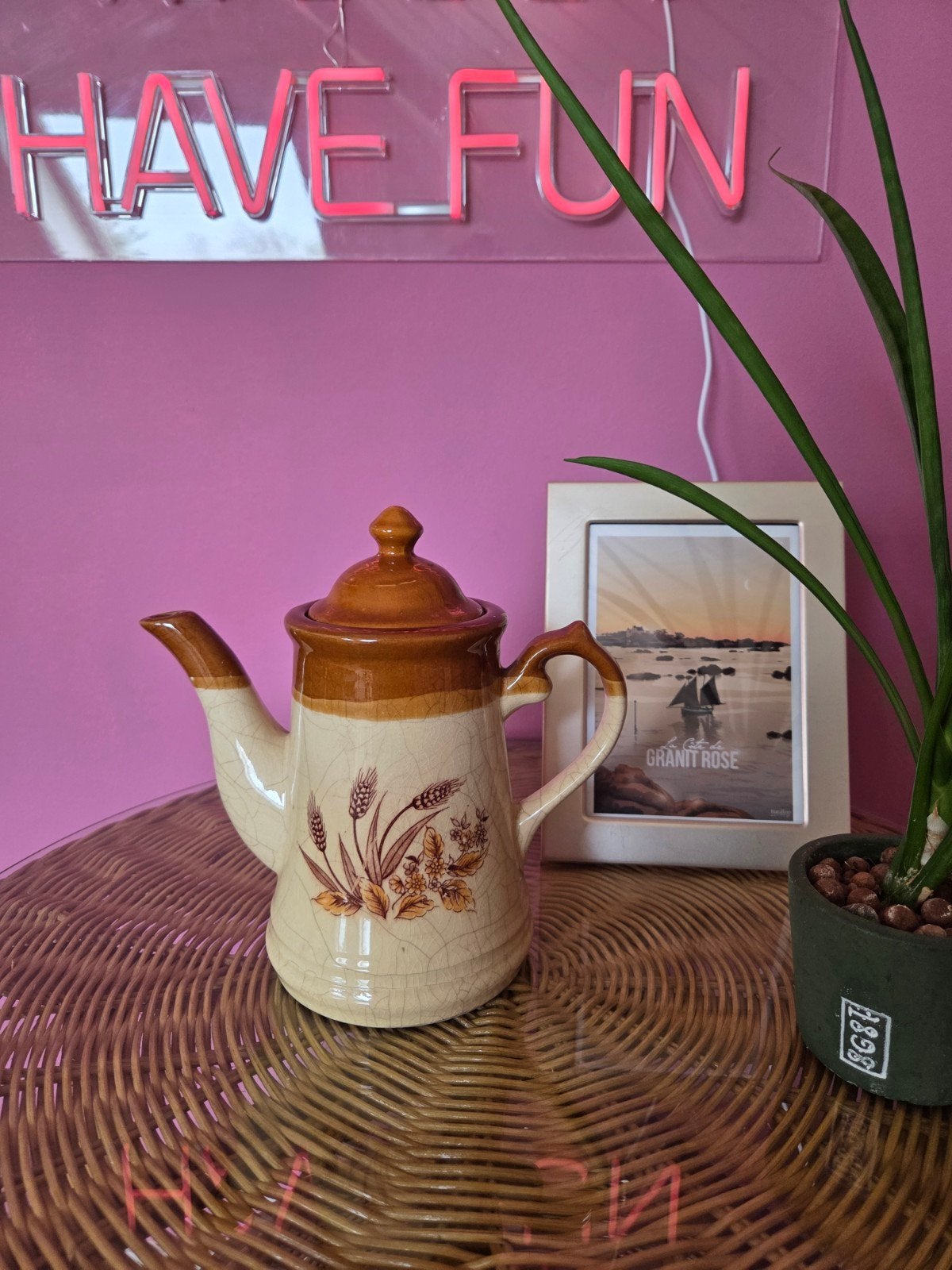 Vintage keramieken koffiepot / theepot met graan- en bloemen, Ophalen of Verzenden, Keramiek, Overige stijlen, Kan